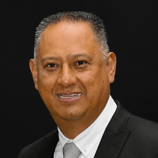 Alfonso Olivares